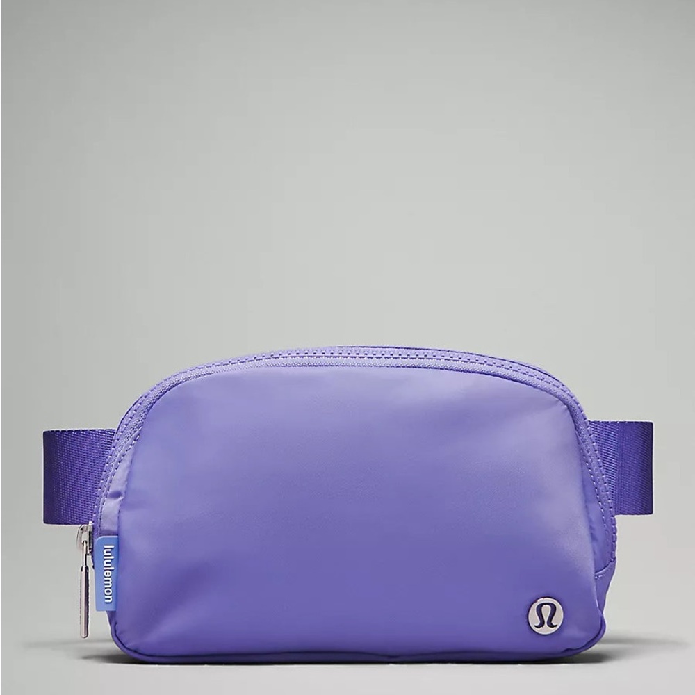 Lululemon Fanny pack (Purple) never used. No stains.